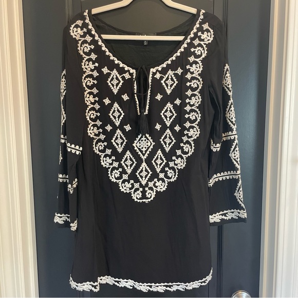 Lulu’s embroidered boho dress - Picture 3 of 5